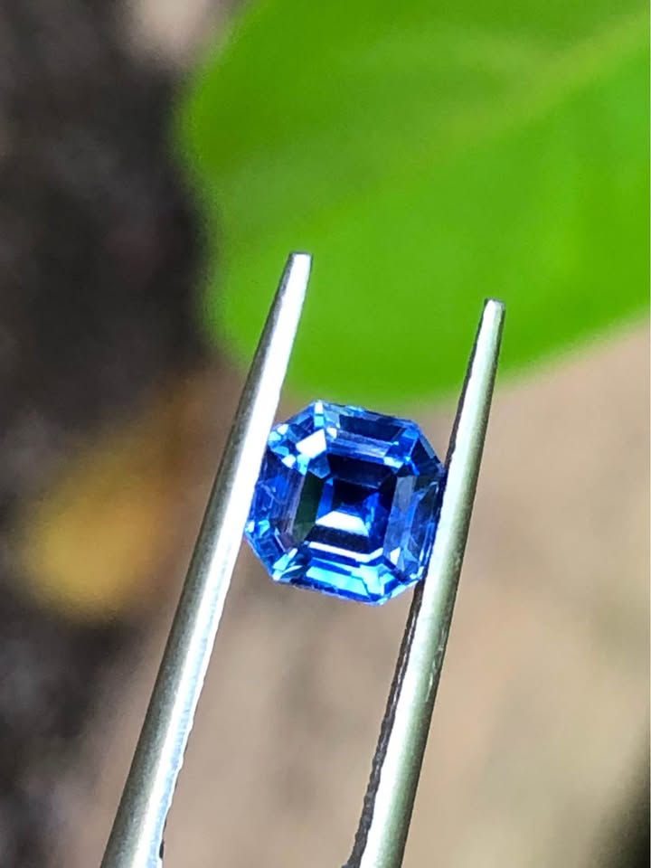 Cornflower Blue Sapphire 1ct