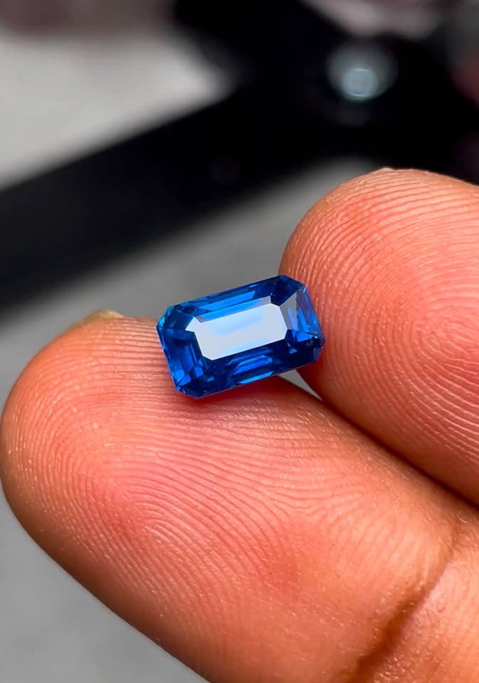Royal Blue Sapphire 2.04ct